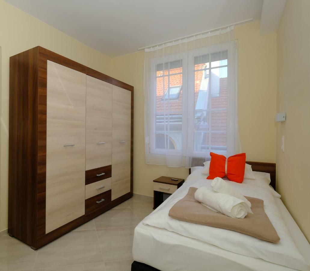 Mária Apartman Pécs Esterno foto